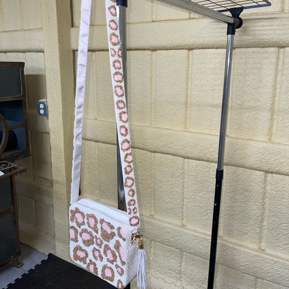 Tiana designs beaded crossbody - Picture 2 of 4